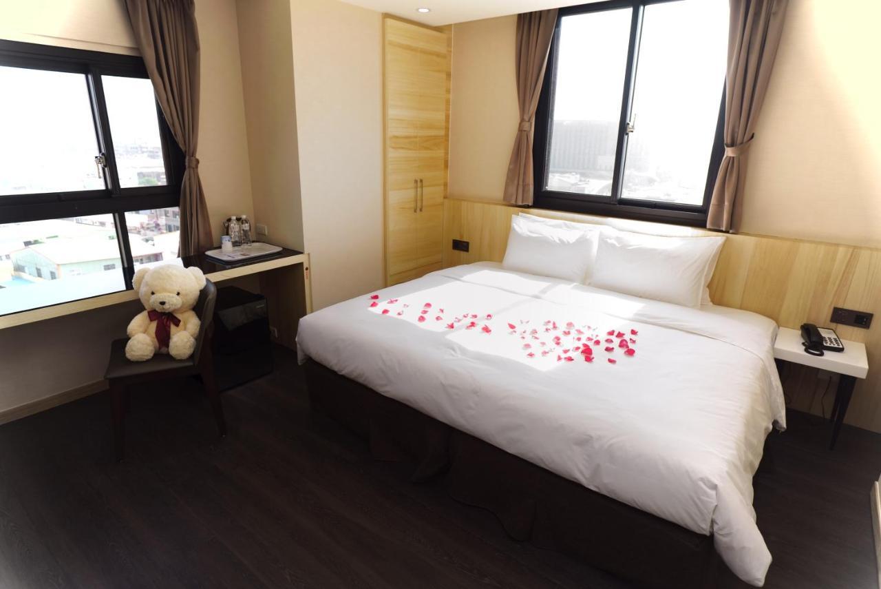 Red Hotel Yuanlin Exterior photo